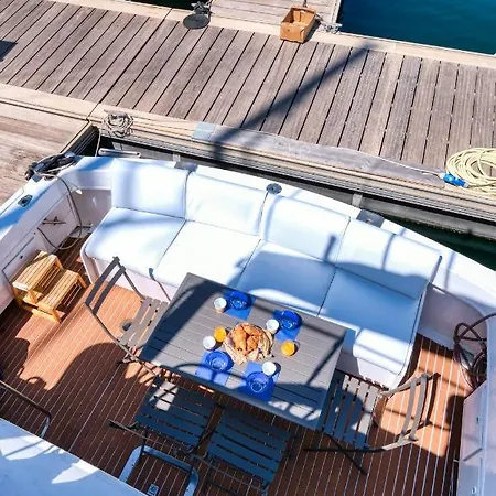 Houseboat Isurus Quinto * 卡列罗港