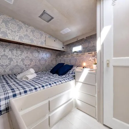Houseboat Isurus Quinto 度假居 卡列罗港