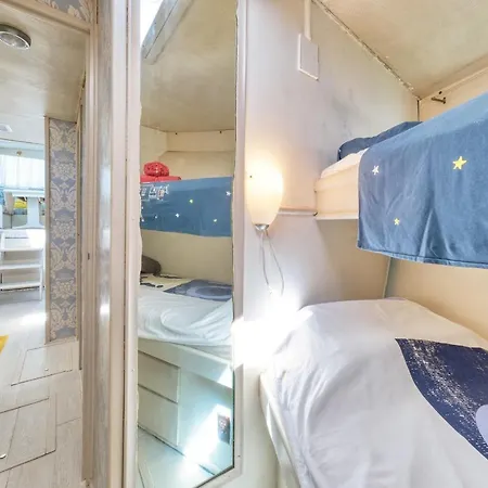 度假居 Houseboat Isurus Quinto *