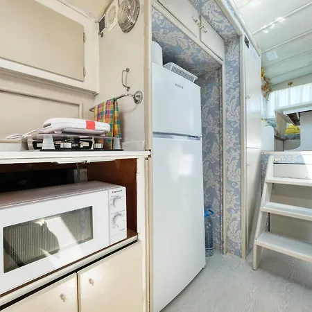 Houseboat Isurus Quinto 度假居