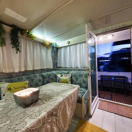 度假居 Houseboat Isurus Quinto *
