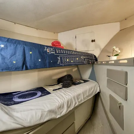 度假居 Houseboat Isurus Quinto *